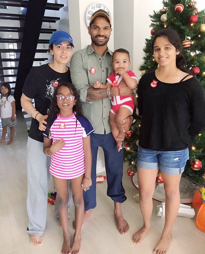 Images for Shikhar Dhawan and his Family, Photos, Pictures in Hindi
