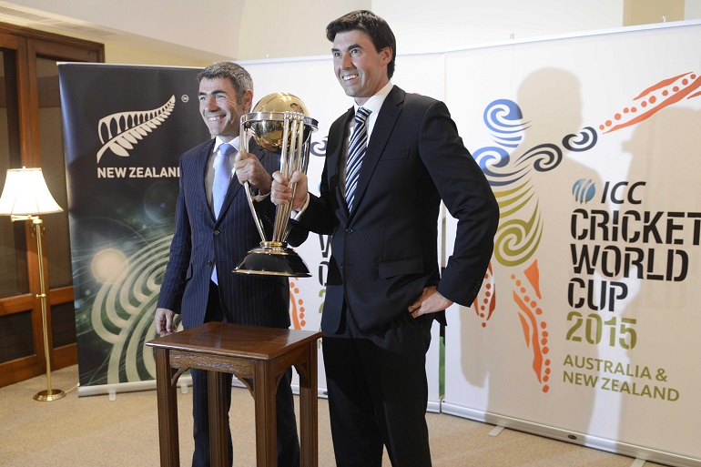 Stephen Fleming with World Cup Trophy 2015 in Tamil