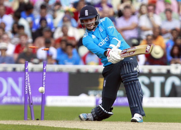 HD Image for cricket Steven Finn in Tamil