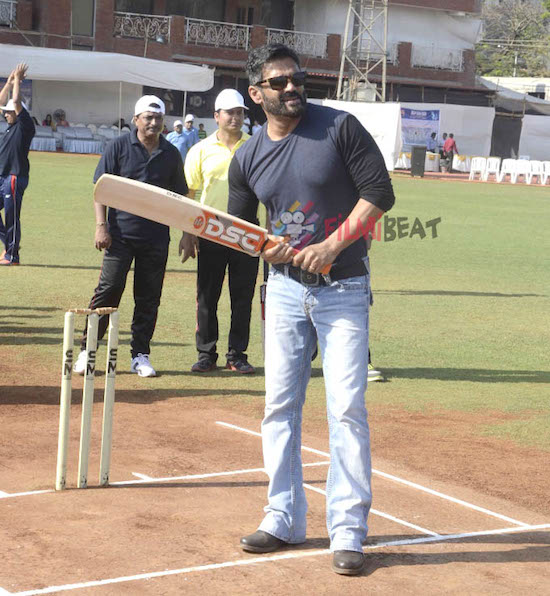 Hd Image for Cricket Sunil Shetty in Hindi