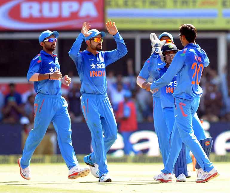Hd Image for Cricket 2nd ODI,India vs Sri Lanka at Ahmedabad in Hindi