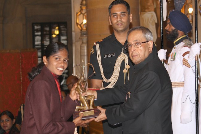 HD Image for cricket Tintu Luka receiving Arjuna Award  in Tamil