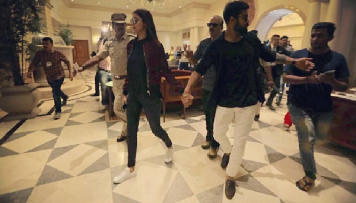 VIrat kohli and Anushka celebration Image