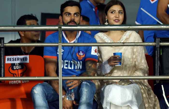 Hd Image for Cricket Virat Kohli with his girlfriend Anushka Sharma in Hindi