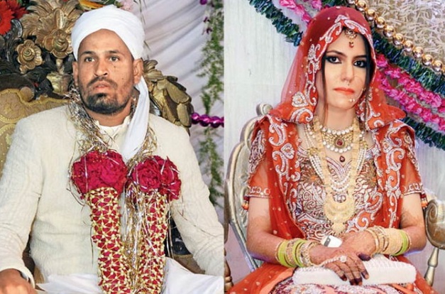 Hd Image for Cricket Yusuf Pathan and his Sister in Law in Hindi
