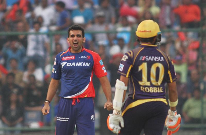 Hd Image for Cricket  Delhi Daredevils captain Zaheer Khan celebrate fall of a wicket  in Hindi