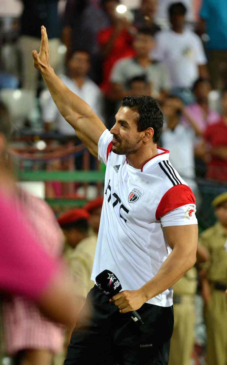 HD Image for cricket John Abraham in ISL in Tamil