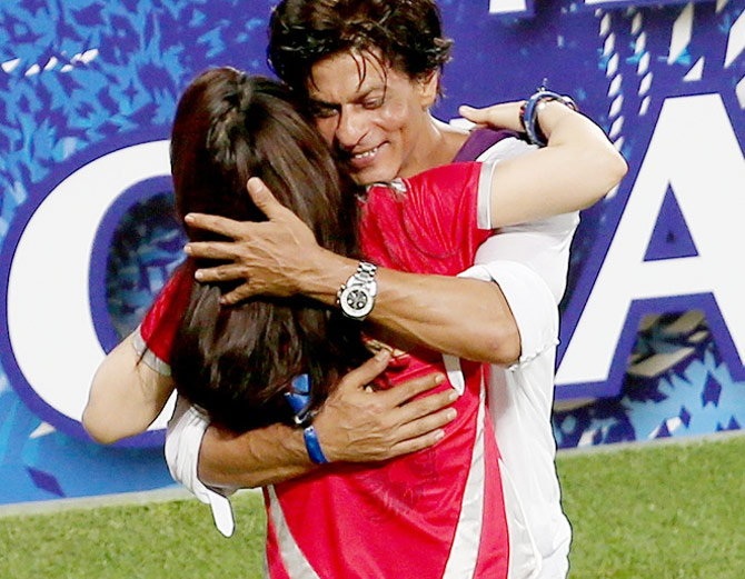 Hd Image for Cricket Shah Rukh Khan and Preity Zinta in Hindi